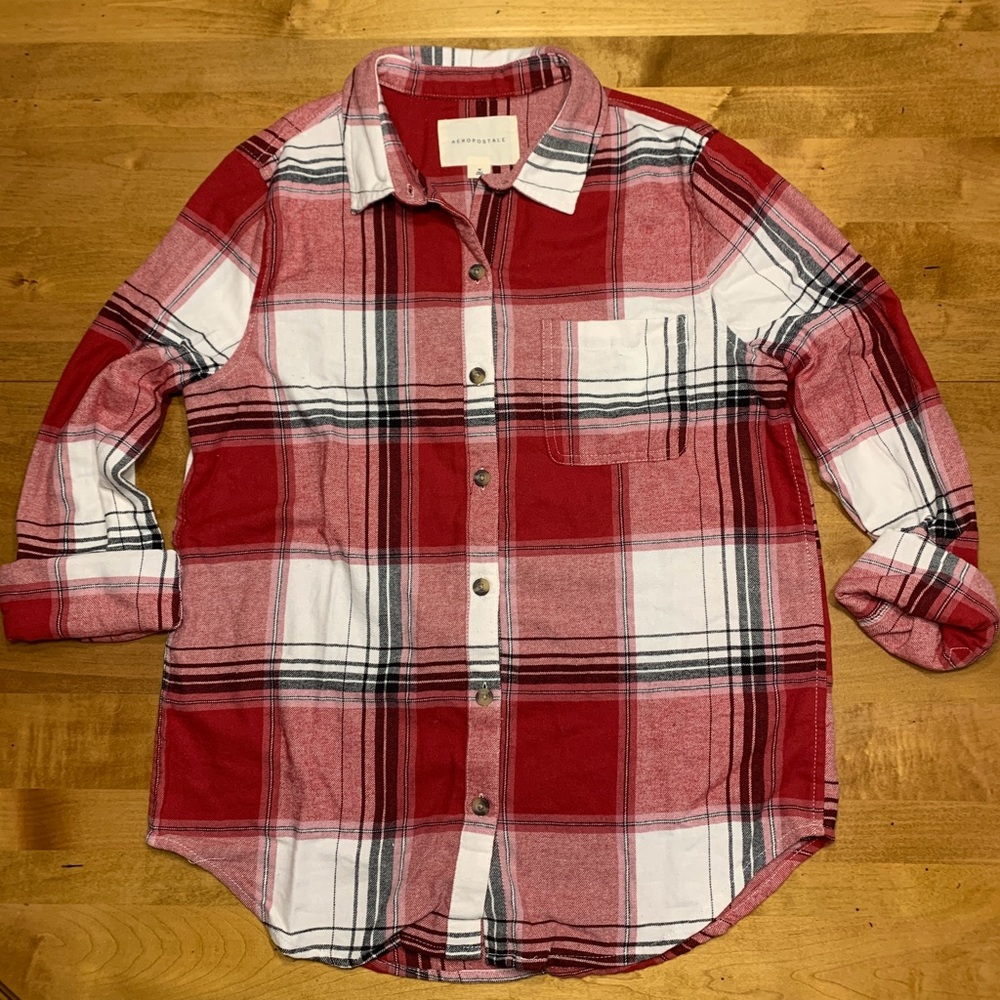 Aeropostale Plaid Long-Sleeve Shirt; Hardly worn, Size M